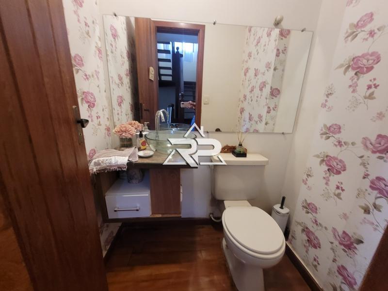 Comprar Casa em Itaipava, Petrópolis/RJ - Renata Pereira Corretora