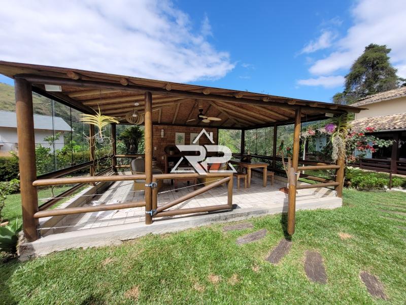 Comprar Casa em Itaipava, Petrópolis/RJ - Renata Pereira Corretora