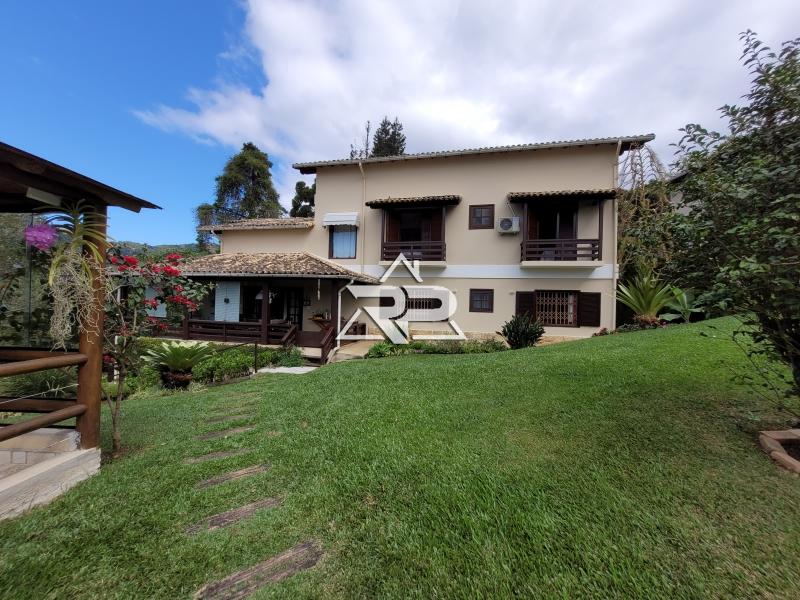 Comprar Casa em Itaipava, Petrópolis/RJ - Renata Pereira Corretora