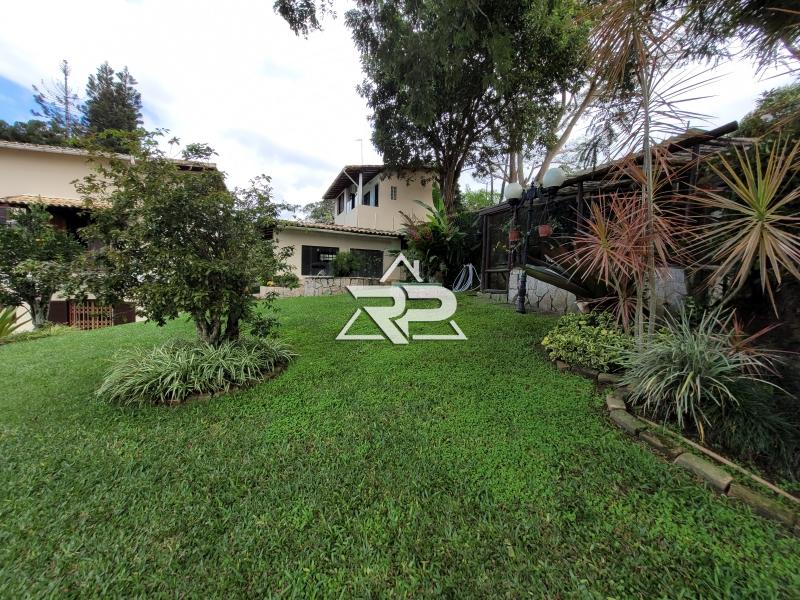 Comprar Casa em Itaipava, Petrópolis/RJ - Renata Pereira Corretora