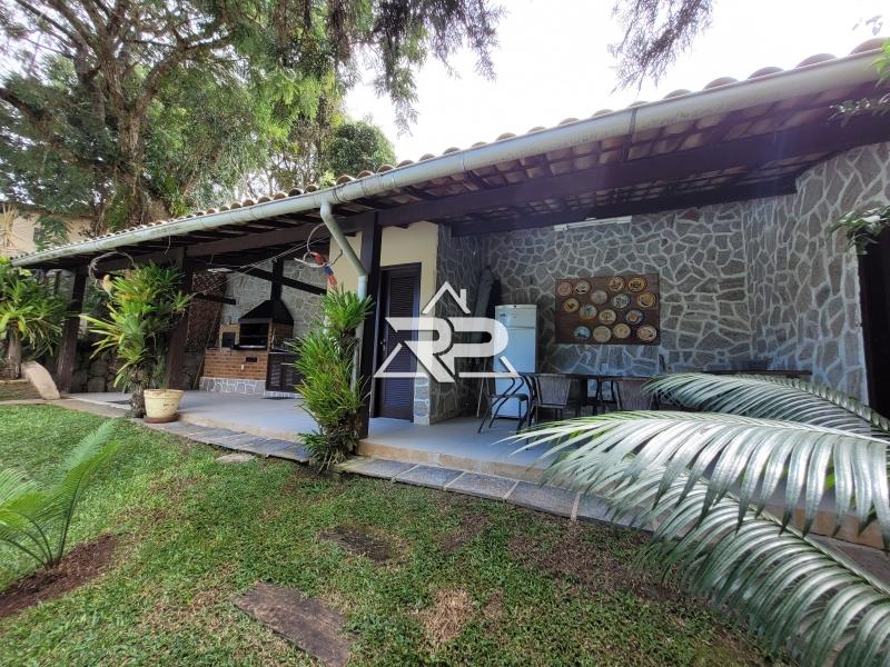 Comprar Casa em Itaipava, Petrópolis/RJ - Renata Pereira Corretora