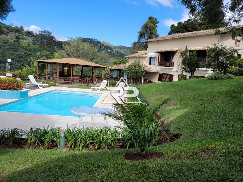 Comprar Casa em Itaipava, Petrópolis/RJ - Renata Pereira Corretora