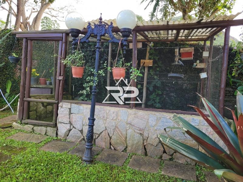 Comprar Casa em Itaipava, Petrópolis/RJ - Renata Pereira Corretora