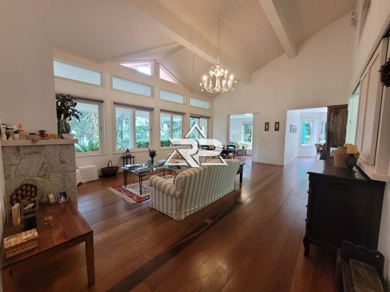 Comprar Casa em Pedro do Rio, Petrópolis/RJ - Renata Pereira Corretora