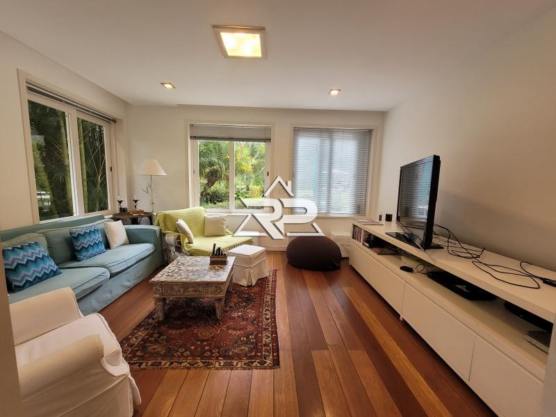 Comprar Casa em Pedro do Rio, Petrópolis/RJ - Renata Pereira Corretora