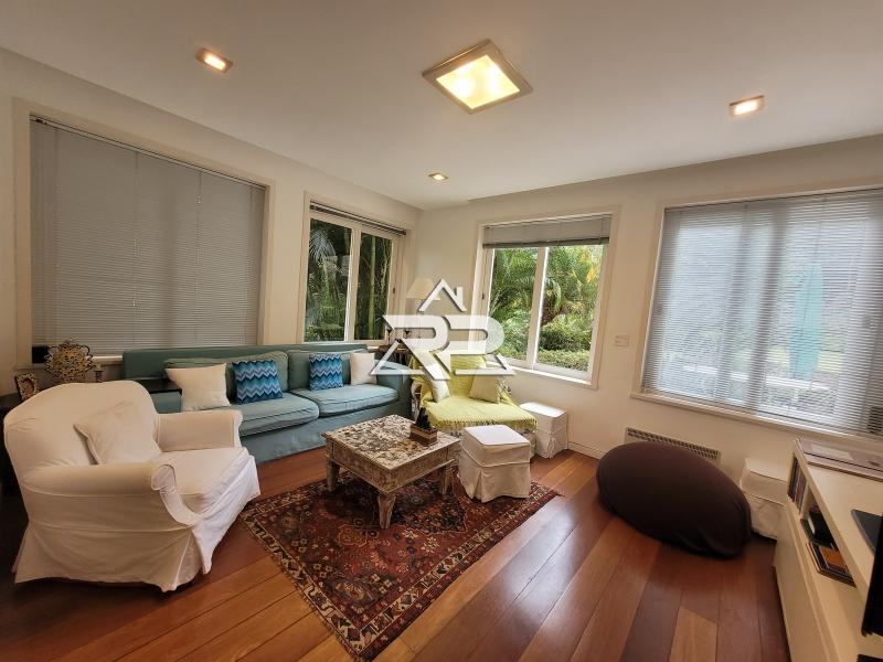 Comprar Casa em Pedro do Rio, Petrópolis/RJ - Renata Pereira Corretora