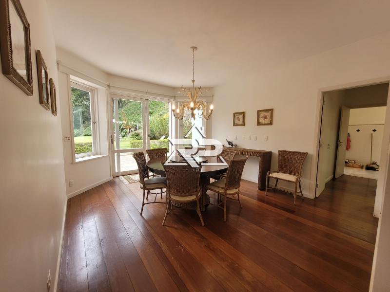 Comprar Casa em Pedro do Rio, Petrópolis/RJ - Renata Pereira Corretora