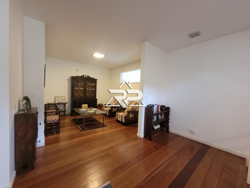 Comprar Casa em Pedro do Rio, Petrópolis/RJ - Renata Pereira Corretora