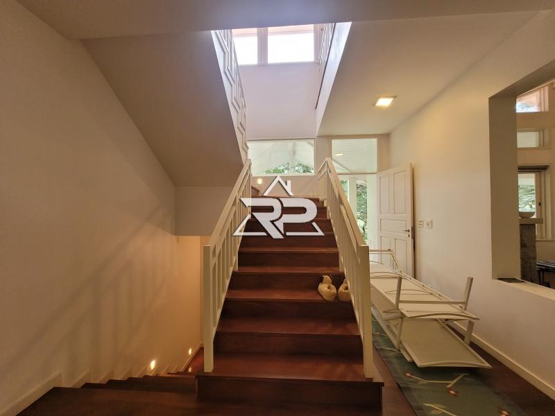 Comprar Casa em Pedro do Rio, Petrópolis/RJ - Renata Pereira Corretora