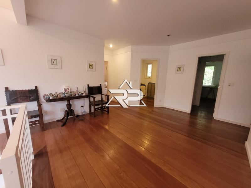 Comprar Casa em Pedro do Rio, Petrópolis/RJ - Renata Pereira Corretora