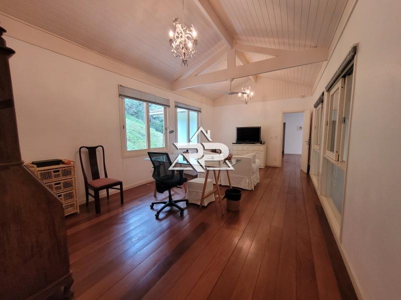 Comprar Casa em Pedro do Rio, Petrópolis/RJ - Renata Pereira Corretora