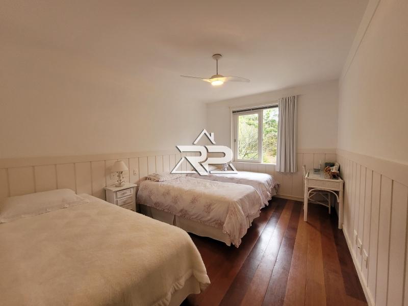 Comprar Casa em Pedro do Rio, Petrópolis/RJ - Renata Pereira Corretora