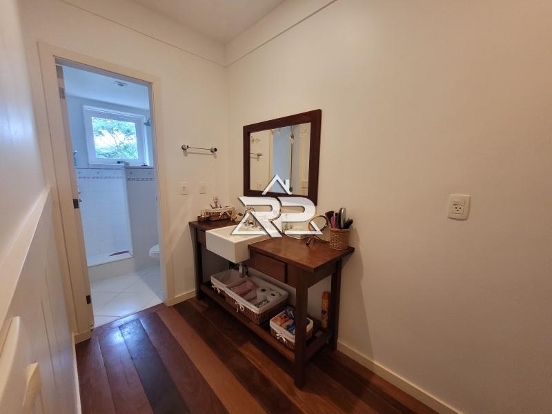 Comprar Casa em Pedro do Rio, Petrópolis/RJ - Renata Pereira Corretora