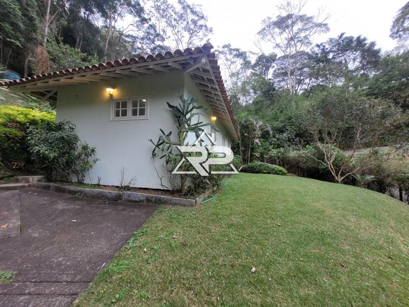 Comprar Casa em Pedro do Rio, Petrópolis/RJ - Renata Pereira Corretora