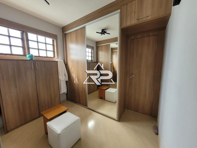 Comprar Casa em Itaipava, Petrópolis/RJ - Renata Pereira Corretora