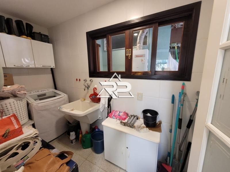 Comprar Casa em Itaipava, Petrópolis/RJ - Renata Pereira Corretora