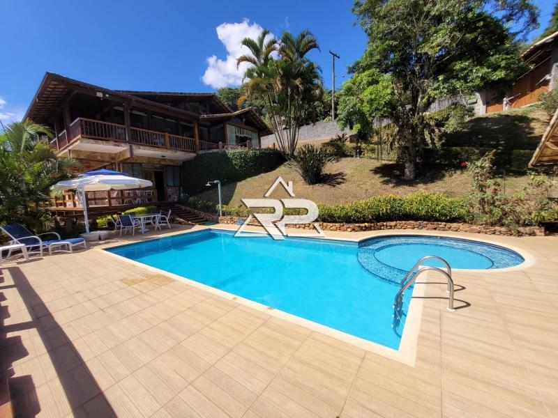 Comprar Casa em Itaipava, Petrópolis/RJ - Renata Pereira Corretora