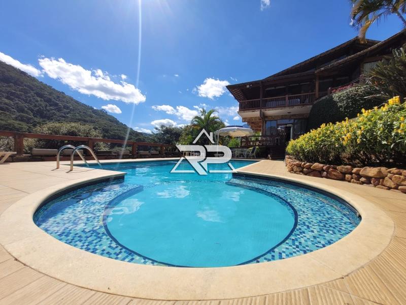 Comprar Casa em Itaipava, Petrópolis/RJ - Renata Pereira Corretora