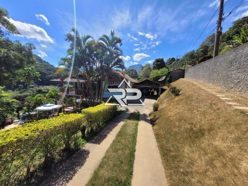 Comprar Casa em Itaipava, Petrópolis/RJ - Renata Pereira Corretora