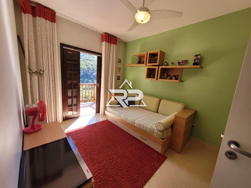 Comprar Casa em Itaipava, Petrópolis/RJ - Renata Pereira Corretora