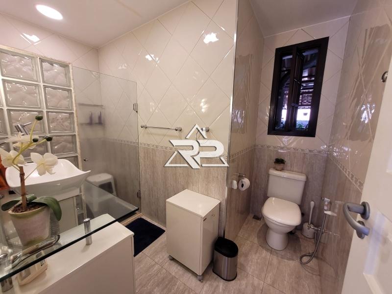 Comprar Casa em Itaipava, Petrópolis/RJ - Renata Pereira Corretora