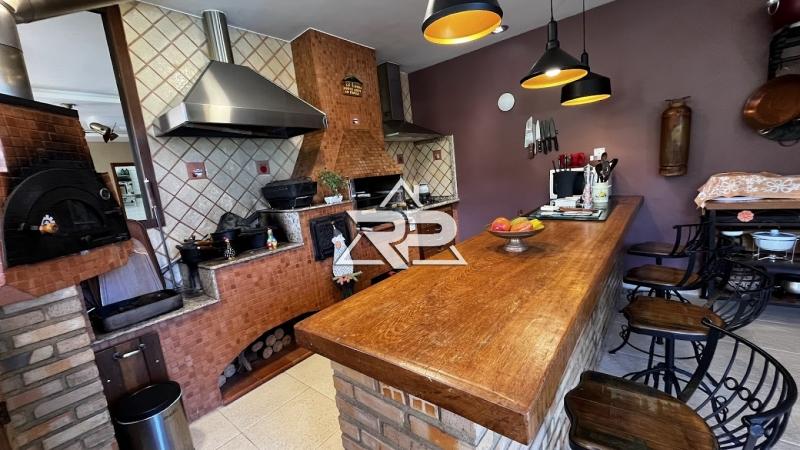 Comprar Casa em Itaipava, Petrópolis/RJ - Renata Pereira Corretora