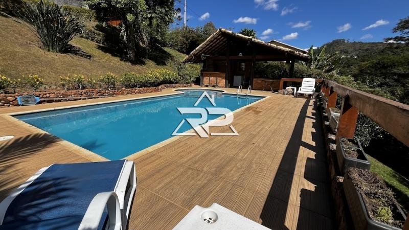 Comprar Casa em Itaipava, Petrópolis/RJ - Renata Pereira Corretora