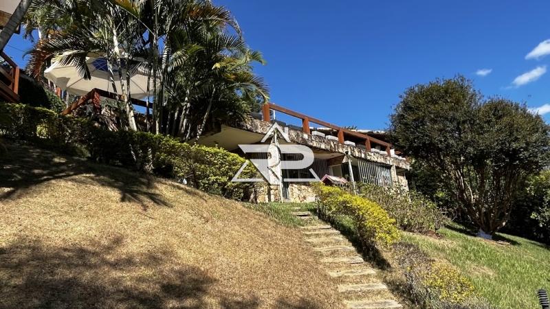 Comprar Casa em Itaipava, Petrópolis/RJ - Renata Pereira Corretora