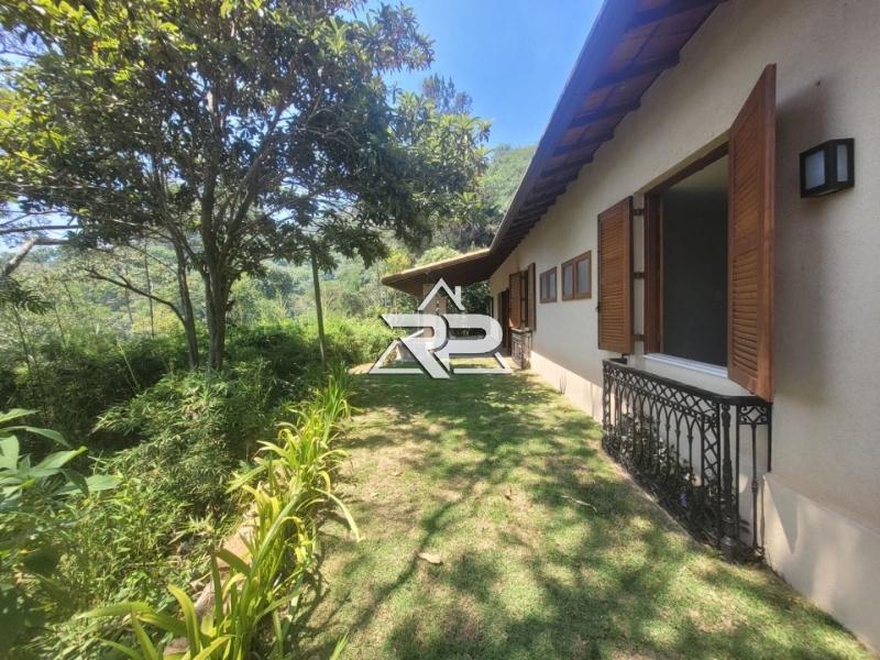 Comprar Casa em Itaipava, Petrópolis/RJ - Renata Pereira Corretora