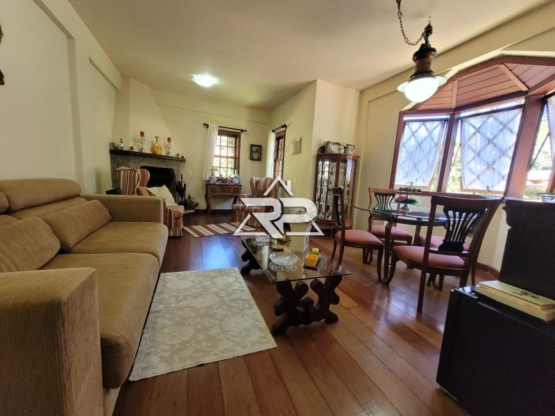 Comprar Casa em Pedro do Rio, Petrópolis/RJ - Renata Pereira Corretora