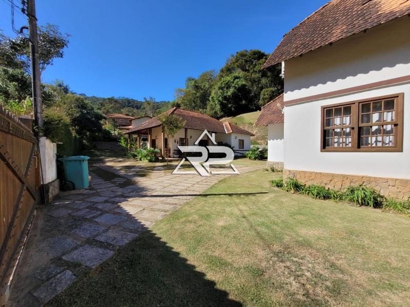 Comprar Casa em Pedro do Rio, Petrópolis/RJ - Renata Pereira Corretora