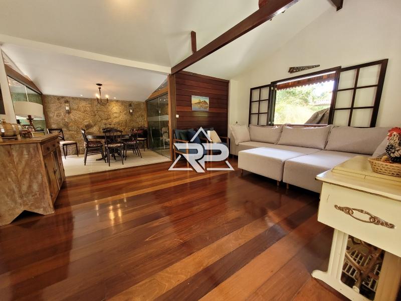 Comprar Casa em Pedro do Rio, Petrópolis/RJ - Renata Pereira Corretora