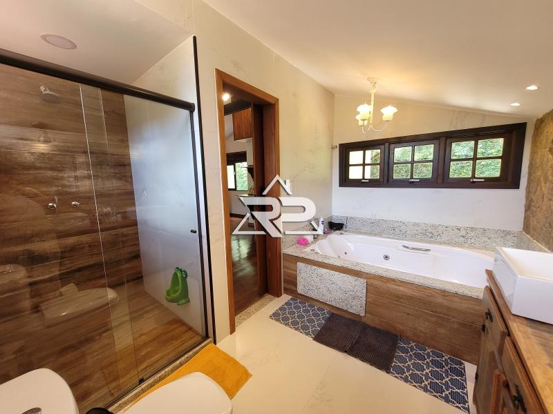 Comprar Casa em Pedro do Rio, Petrópolis/RJ - Renata Pereira Corretora