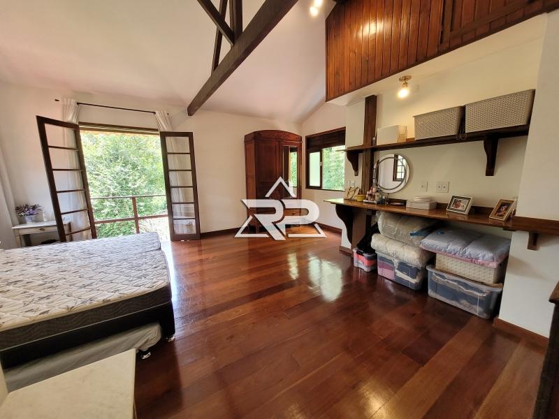 Comprar Casa em Pedro do Rio, Petrópolis/RJ - Renata Pereira Corretora