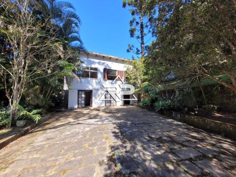 Comprar Casa em Pedro do Rio, Petrópolis/RJ - Renata Pereira Corretora