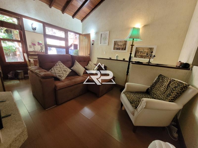 Comprar Flat em Araras, Petrópolis/RJ - Renata Pereira Corretora