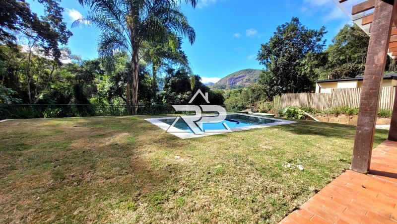 Comprar Casa em Itaipava, Petrópolis/RJ - Renata Pereira Corretora