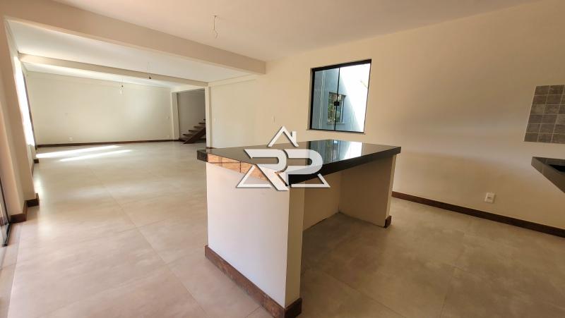 Comprar Casa em Itaipava, Petrópolis/RJ - Renata Pereira Corretora