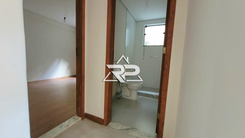 Comprar Casa em Itaipava, Petrópolis/RJ - Renata Pereira Corretora