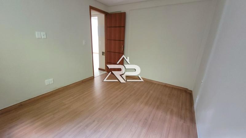 Comprar Casa em Itaipava, Petrópolis/RJ - Renata Pereira Corretora