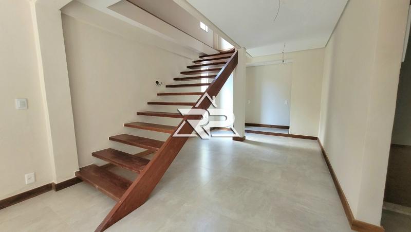 Comprar Casa em Itaipava, Petrópolis/RJ - Renata Pereira Corretora