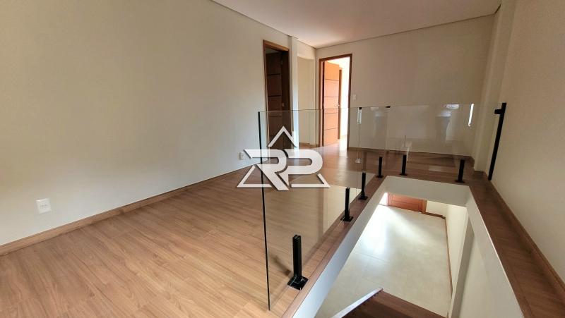 Comprar Casa em Itaipava, Petrópolis/RJ - Renata Pereira Corretora