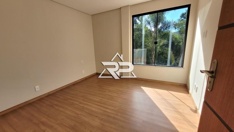 Comprar Casa em Itaipava, Petrópolis/RJ - Renata Pereira Corretora