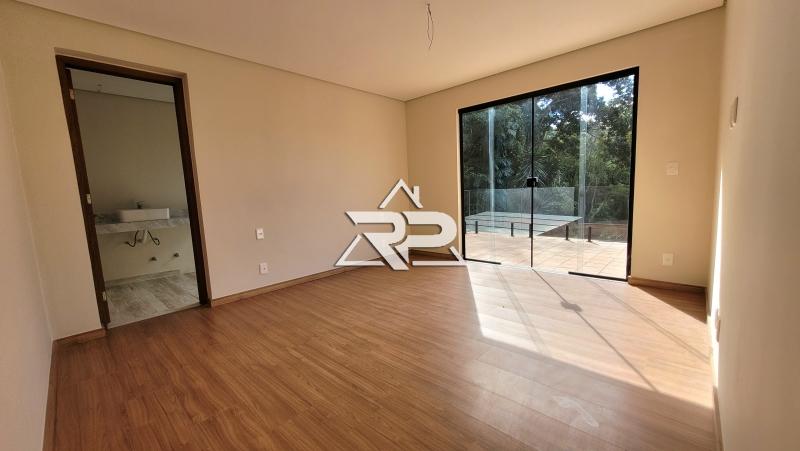 Comprar Casa em Itaipava, Petrópolis/RJ - Renata Pereira Corretora