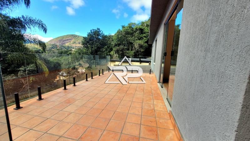 Comprar Casa em Itaipava, Petrópolis/RJ - Renata Pereira Corretora