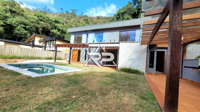 Comprar Casa em Itaipava, Petrópolis/RJ - Renata Pereira Corretora