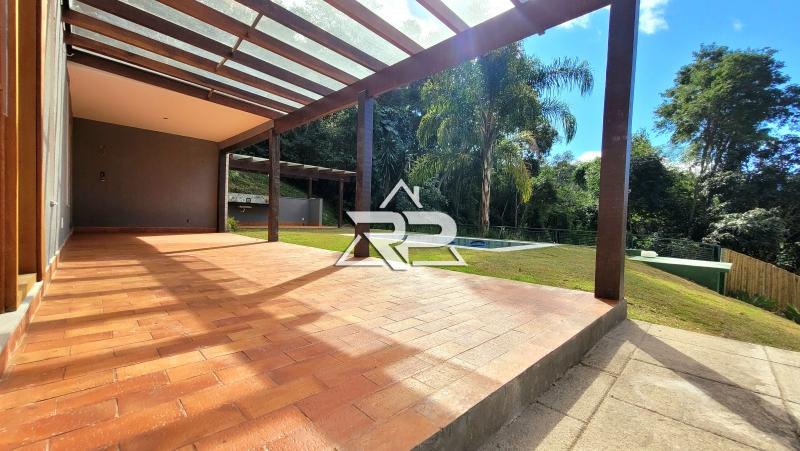 Comprar Casa em Itaipava, Petrópolis/RJ - Renata Pereira Corretora