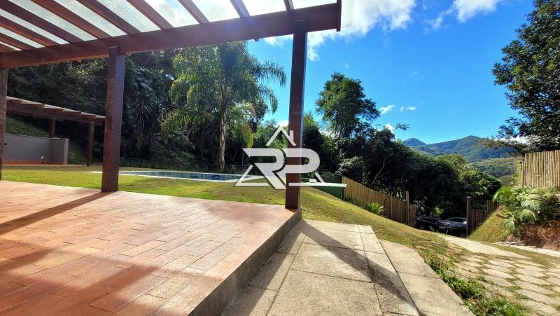 Comprar Casa em Itaipava, Petrópolis/RJ - Renata Pereira Corretora