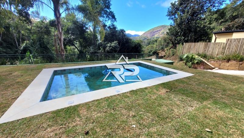 Comprar Casa em Itaipava, Petrópolis/RJ - Renata Pereira Corretora