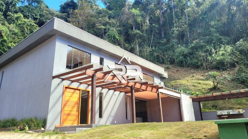 Comprar Casa em Itaipava, Petrópolis/RJ - Renata Pereira Corretora